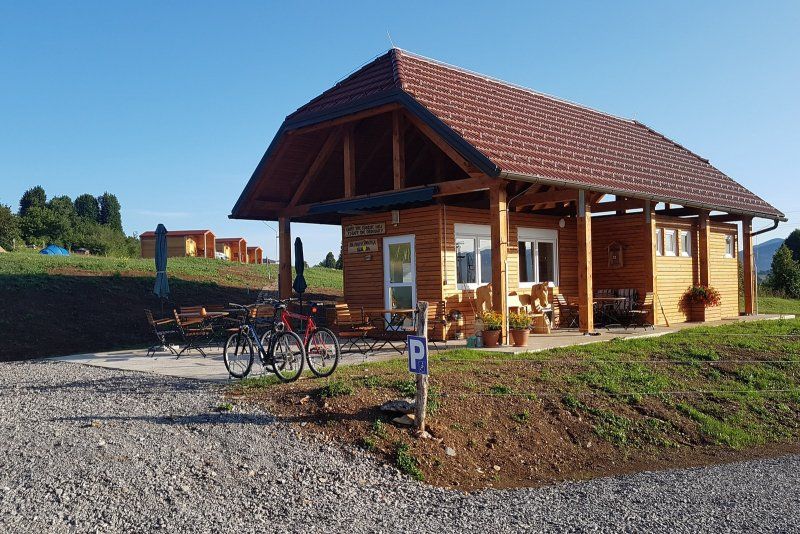 Camping & glamping The Sunrise Hill Pivka