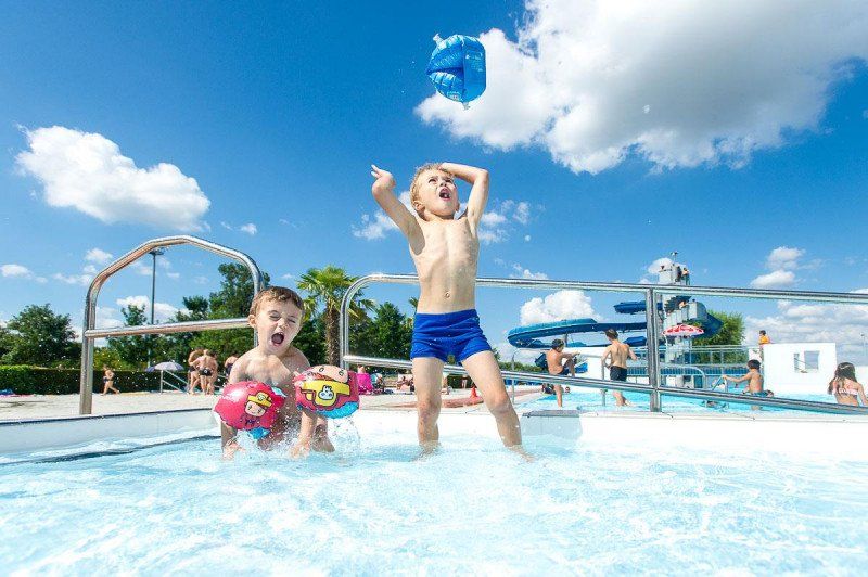 Camping et Base de loisirs La Plaine Tonique
