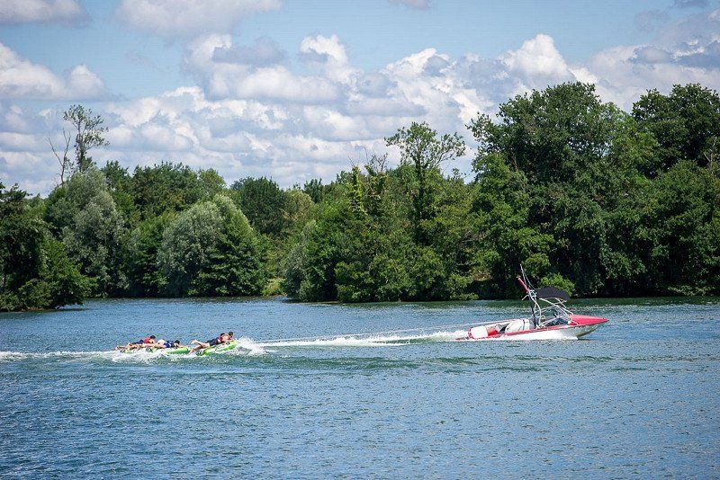 Camping et Base de loisirs La Plaine Tonique