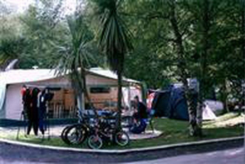Lakeside Holiday Park