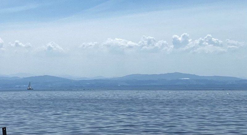 Privatstellplatz Auszeit am Bodensee  mit direktem Zugang zum Wasser und Blick auf die schweizer Berge,