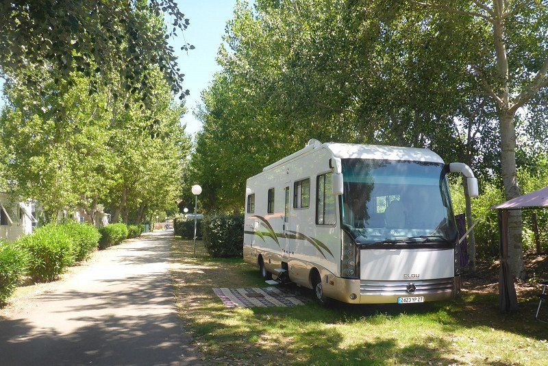 Camping a Marina
