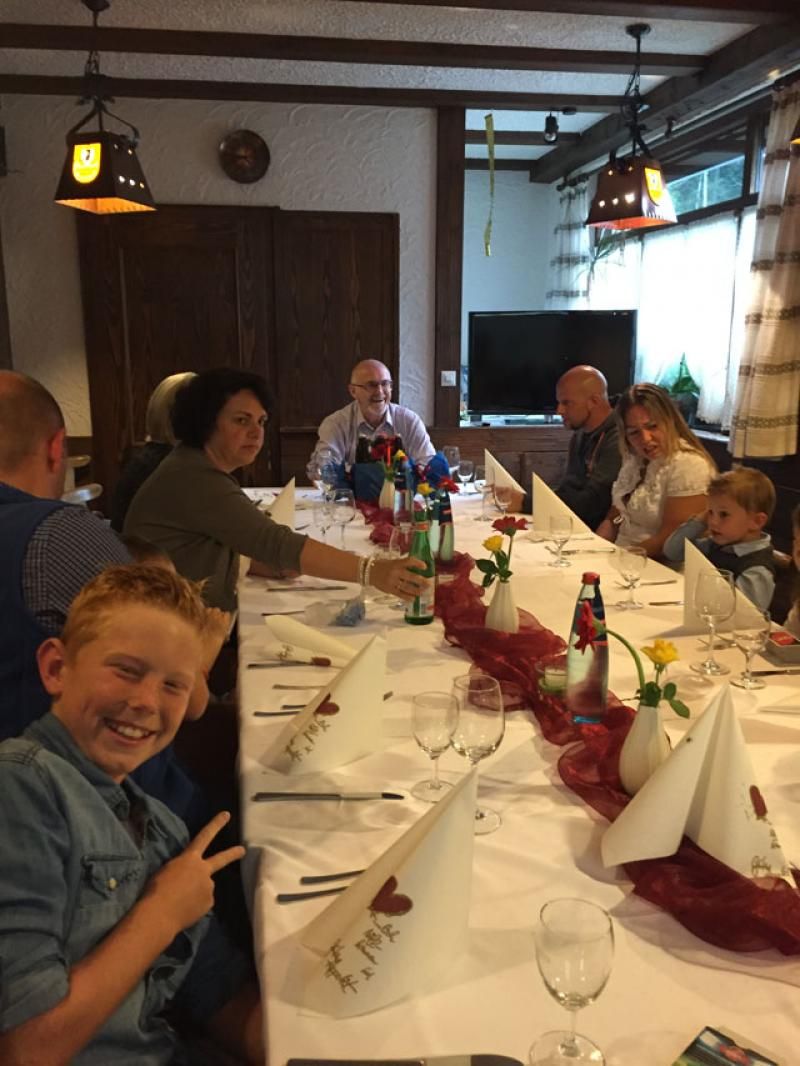 Vor dem grossen Abendmahl in der Waldschenke