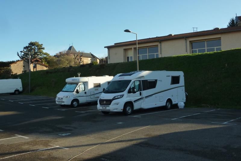 Stellplatz Ville sous Anjous mit Morgensonne