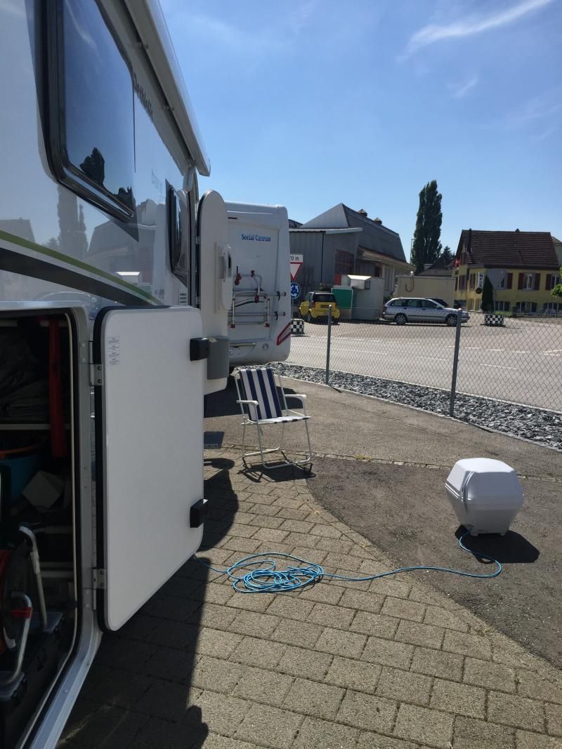 erfolgslos geblieben war zum Glück schön zum Warten....