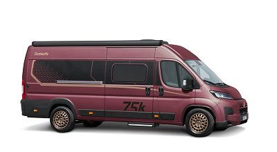 Dethleffs Campervan Globetrail 75k Iconic Edition in Matador Red von aussen seitlich gesehen