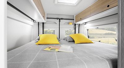 Hubbett in Schlafposition im Etrusco Campervan Cv 640 PB+
