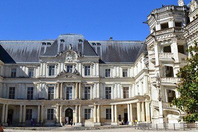 Fassade Schloss Blois im Loiretal