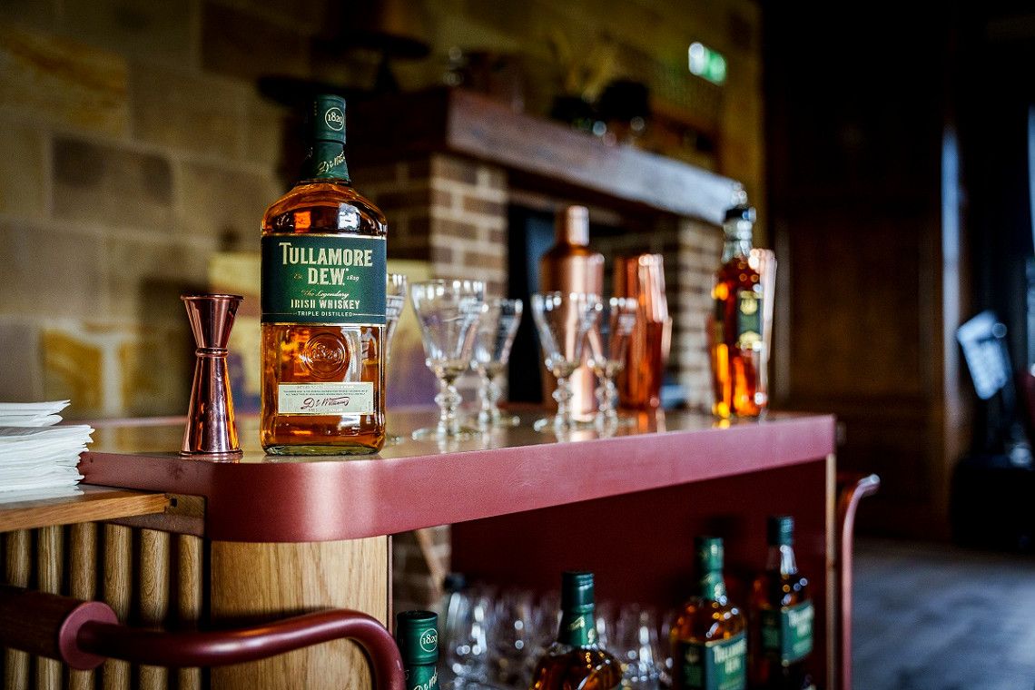 Whiskey Verkostung in der Tullamore Distillery, Irland  