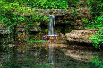 Wasserfall im Naherholungsgebiet Hunnebur in Luxemburg