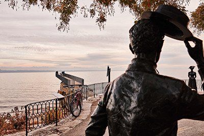 Quai Ostervald, a lakeside promenade in Neuchâtel