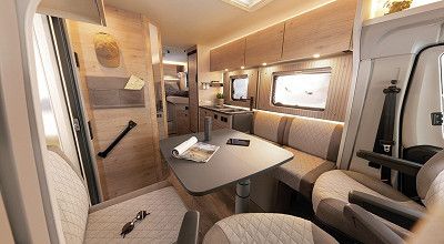 Sitzgruppe im Dethleffs Wohnmobil Just Van T5