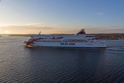 Silja Line Faehre Baltic Princess in den Schaeren vor Stockholm