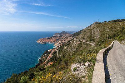 Landstrasse am Berg nahe Dubrovnik, Kroatien