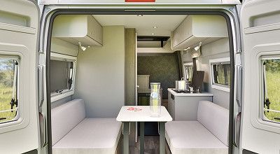 Hecksitzgruppe im Inneren des Carado Campervans CV541 pro