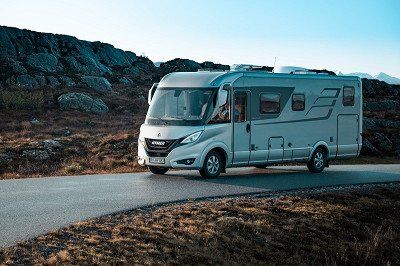 Größere Wohnmobile wie das Hymer B-ML I 780 benötigen eine leistungsstärkere Klimaanlage als kleinere Campingfahrzeuge - jetzt Details zum Fahrzeug bei Hymer ansehen