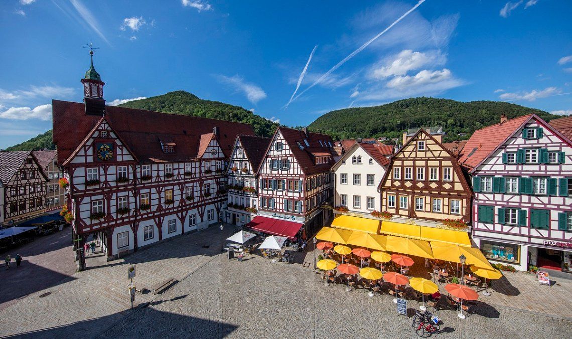Fachwerkarchitektur am Marktplatz von Bad Urach