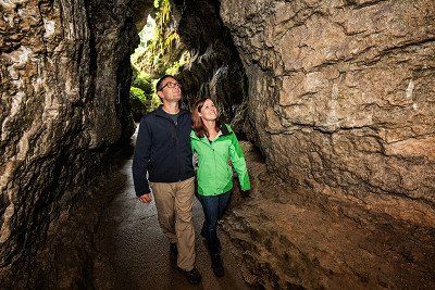 Durch das Tor zur Unterwelt geht es in Pottenstein in die Teufelshoehle