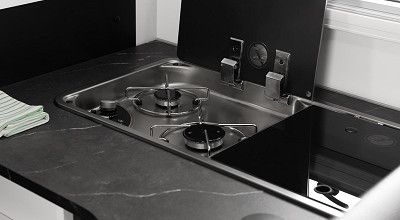 2-Flamm-Gasherd im Etrusco Alkoven Wohnmobil A 6.9 SB 