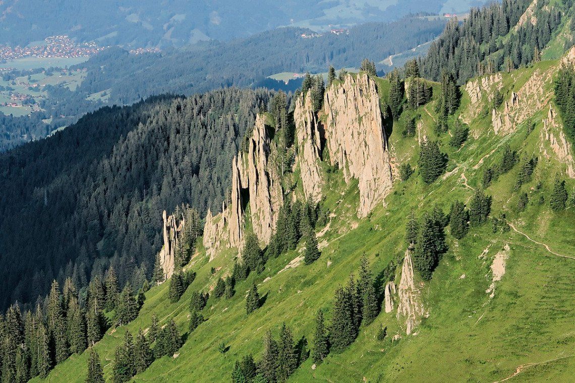 Blick auf die Nagelfluhschichten der Siplinger Nadeln