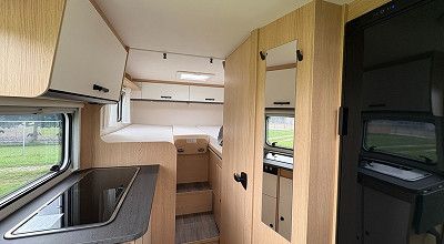 Blick in den Innenraum des Sunlight Wohnmobils V 67 S Adventure