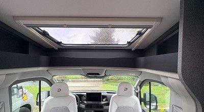 Ablage über dem Fahrerhaus im Dethleffs Wohnmobil Globebus Performance T46
