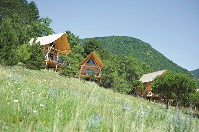 Glamping Hütten im Huttopia Village Dieulfit in der französischen Drôme Provençale