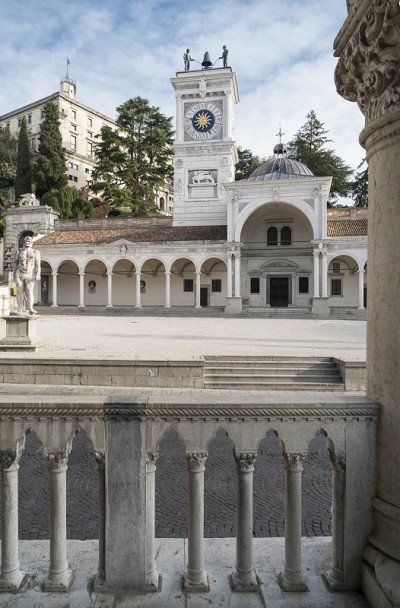 Loggia di San Giovanni und die Piazza Liberta in Udine