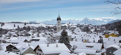 Blick auf das winterliche Nesselwang