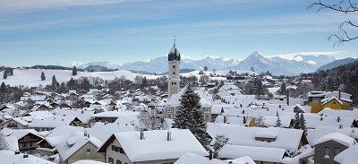 Blick auf das winterliche Nesselwang