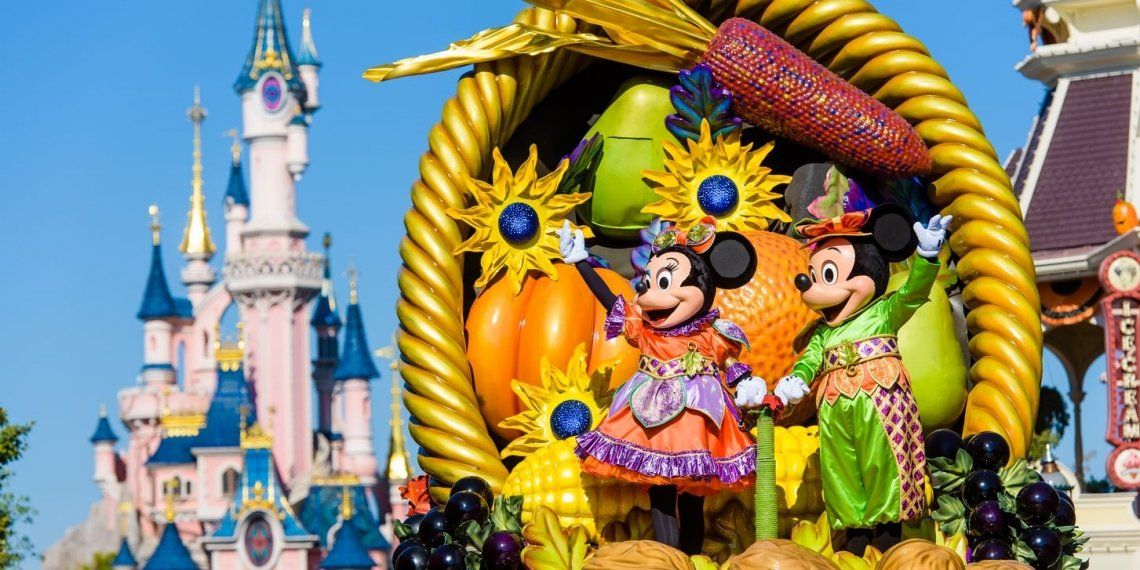 Mickey und Minnie Mouse im Disneyland Paris