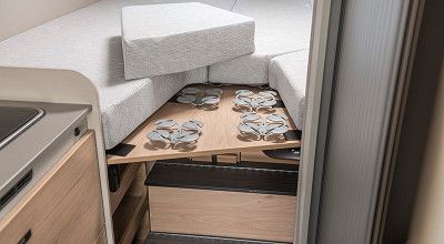 Dethleffs Campervan Globetrail mit Einzelbetten und Betterweiterung