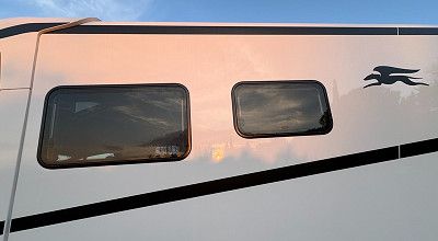 Seitliche Rahmenfenster beim Laika Wohnmobil Kreos L 5009 MB