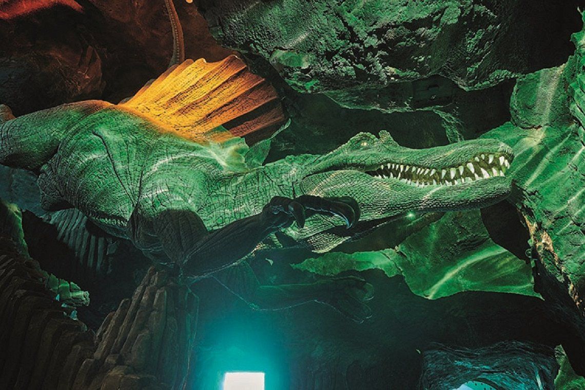 Modell des Spinosaurus im Aquatis