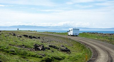 Auf einen Blick: Mit Wohnwagen und Wohnmobil in Island