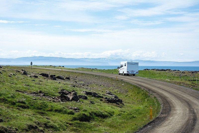 Auf einen Blick: Mit Wohnwagen und Wohnmobil in Island