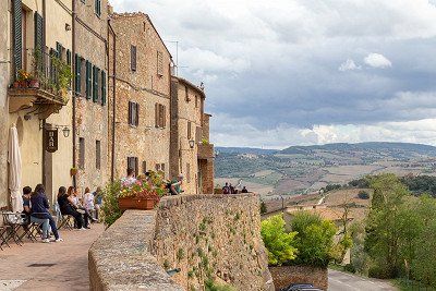 Blick von der Stadtmauer von Pienza