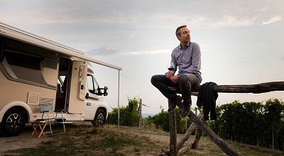 Für immer im Camper leben: Dieser E-Wohnwagen erzeugt seinen Strom