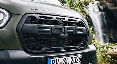 Fords Raptor Kuehlergrill des Sunlight Campervans Cliff 4x4 Greentrek