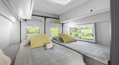 Längs-Einzelbetten im Etrusco Campervan CV 600 SB