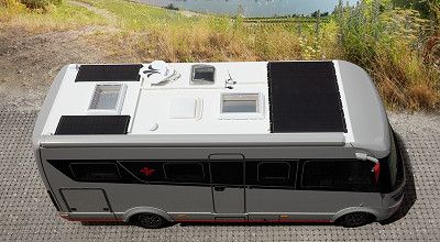 Solarpanels auf dem Dach des Reisemobils iSmove