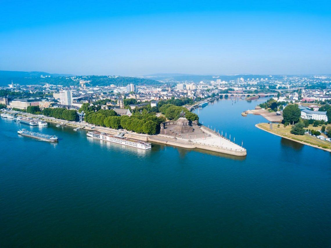 Bovenaanzicht van Deutsches Eck in Koblenz