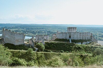 Uitzicht op de ruïnes van Gaillard Castle