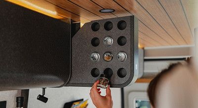 Gewürzregal im Hymer Campervan Redwood