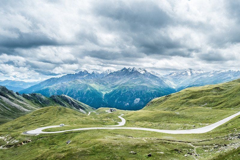 The most beautiful Alpine passes and panoramic roads for motorhomes