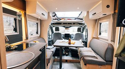 Blick ins Innere des Sunlight Wohnmobils UNLTD T7433S