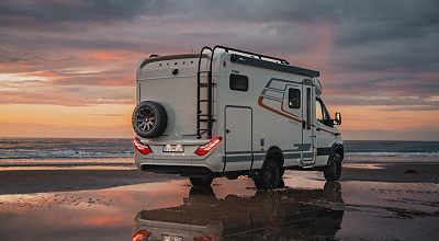 Hymer Wohnmobil ML-T 580 CrossTrail mit schwarzer Heckleiter und Dachreling von aussen