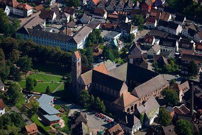 Luftaufnahme vom Kloster Alpirsbach