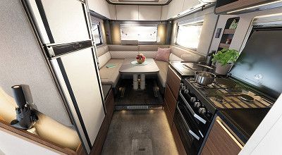 Wohnbereich und Kueche im Dethleffs Wohnmobil Graneo A 6823-2
