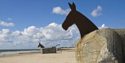 Bill Woodrows Friedensskulptur am Strand von Blavand